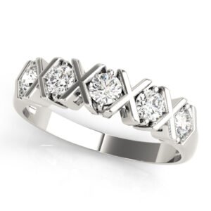 XO-Shape Prong Set Wedding Band