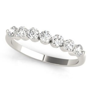 Single Shared Prong Round Wedding Band