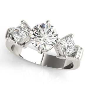 ENGAGEMENT RINGS 3 STONE ROUND