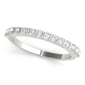Single Row Prong Set Wedding Ring